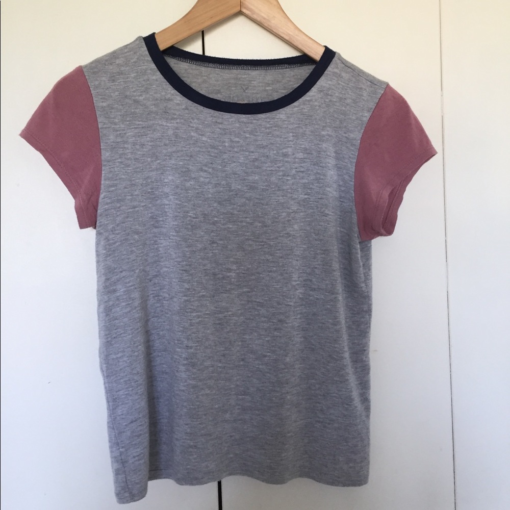 Gray American Eagle T-shirt